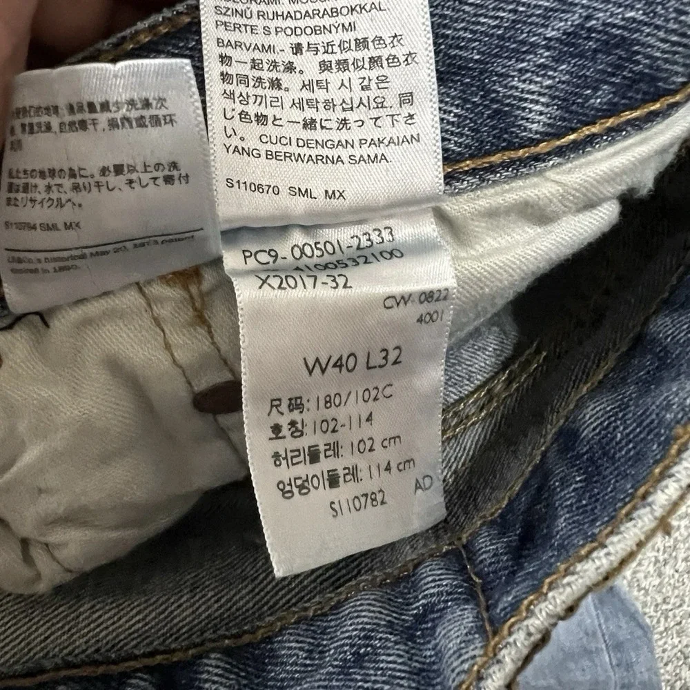 Levi's 501 Jeans Mens 40x32 Blue Straight Leg Button Fly Medium Wash